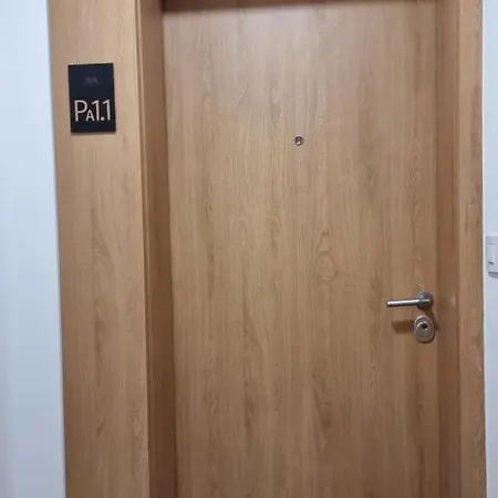 Alek Place Apartment