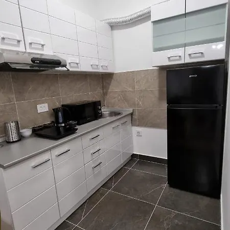 Alek Place Apartment