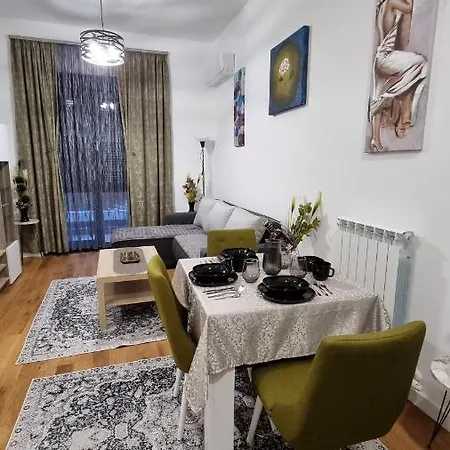 Alek Place Apartment