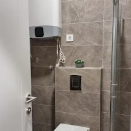 Alek Place Apartment