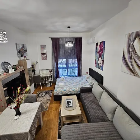 Alek Place Apartment